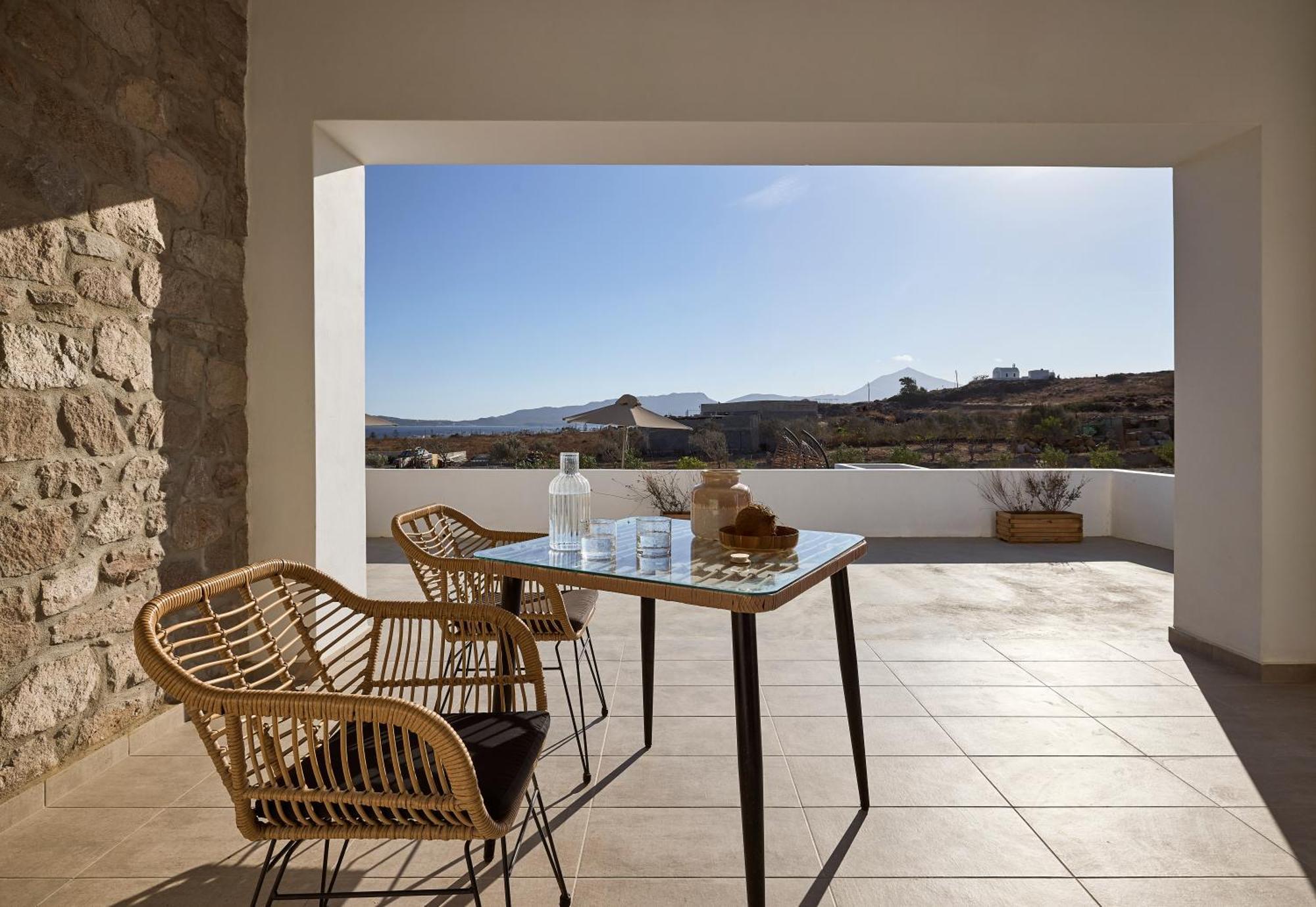 Kedros Milos Suites Adamantas  Habitación foto