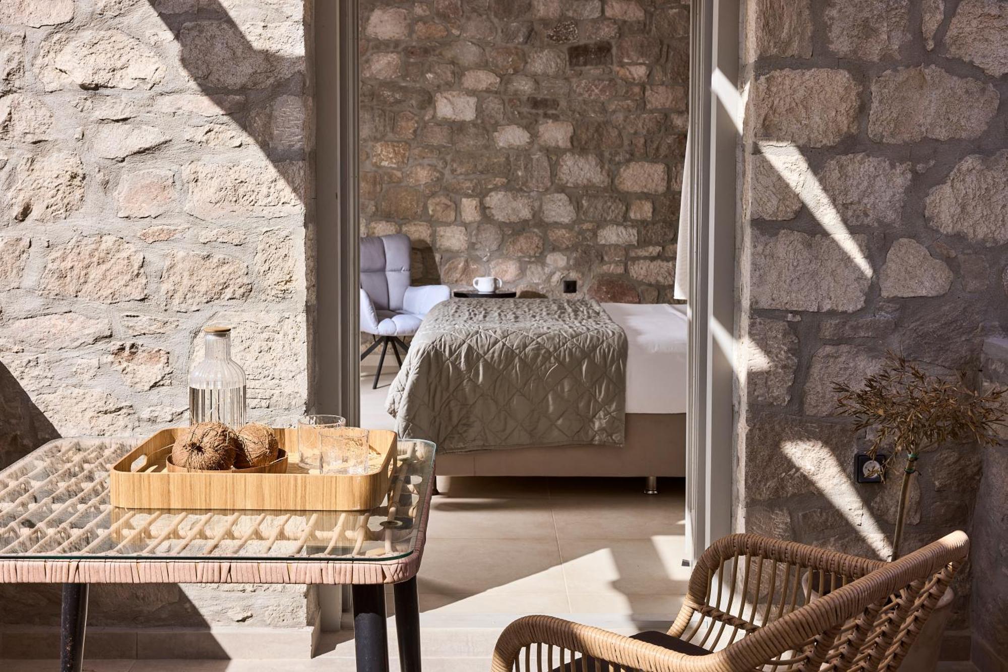 Kedros Milos Suites Adamantas  Habitación foto