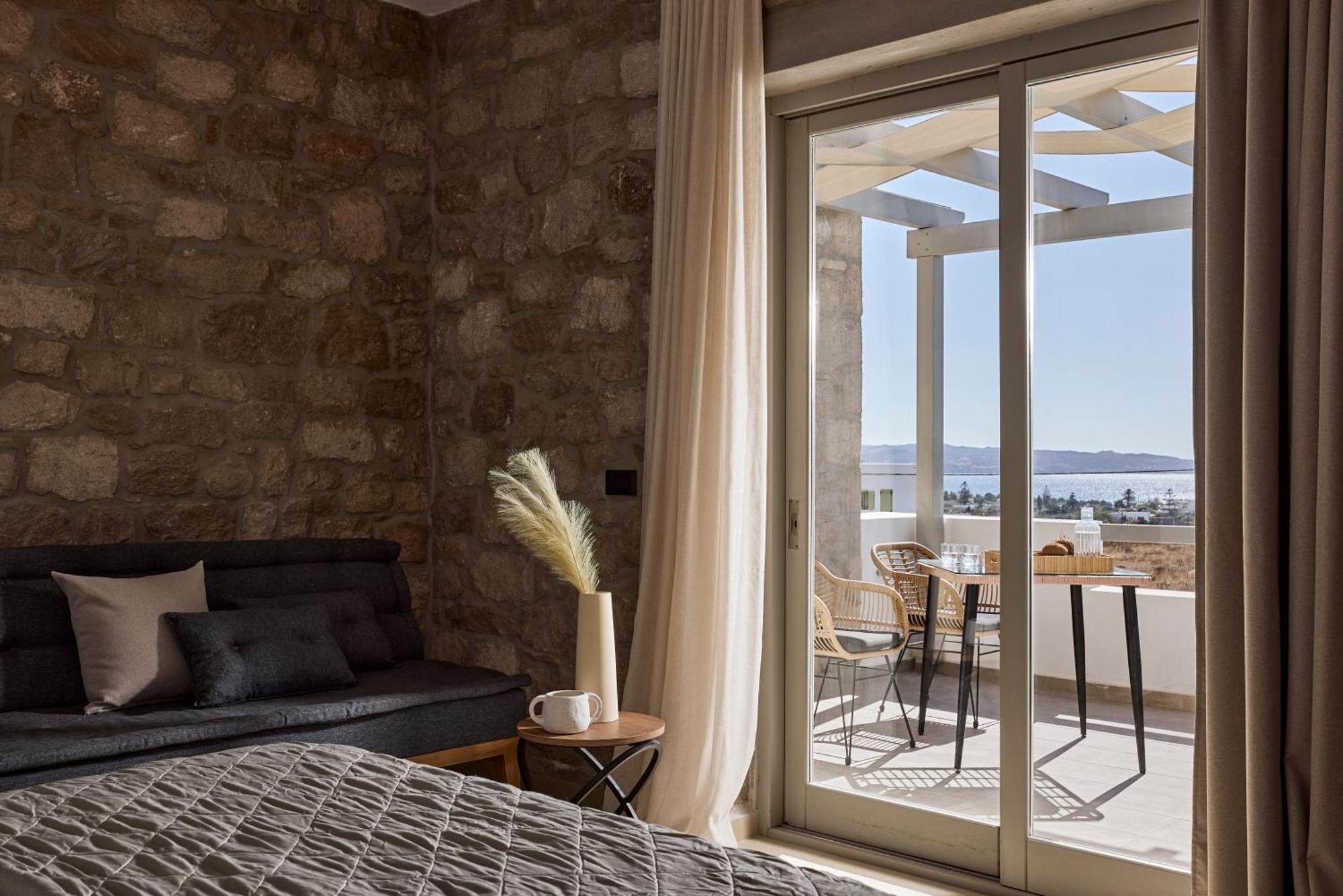 Kedros Milos Suites Adamantas  Habitación foto