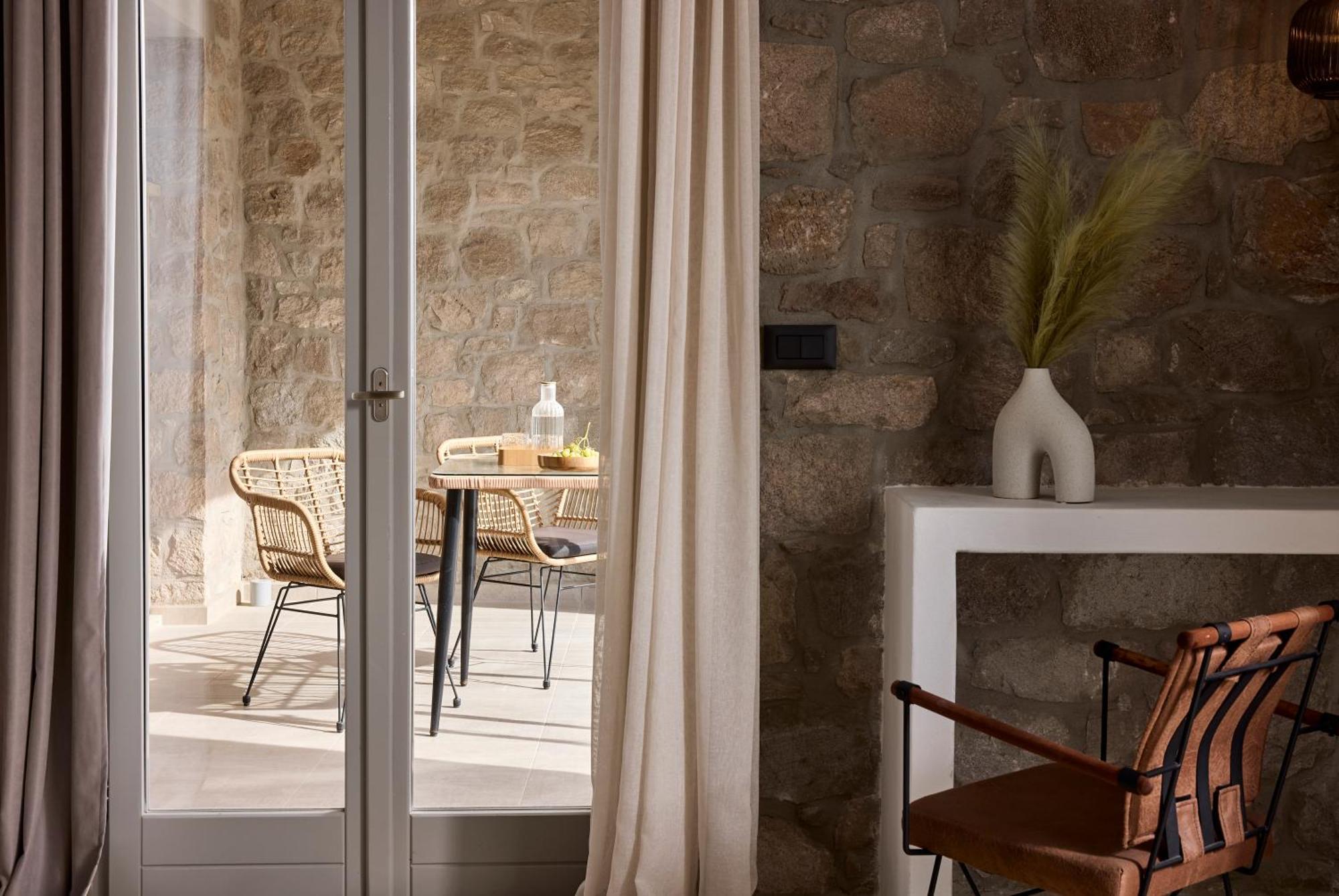 Kedros Milos Suites Adamantas  Habitación foto