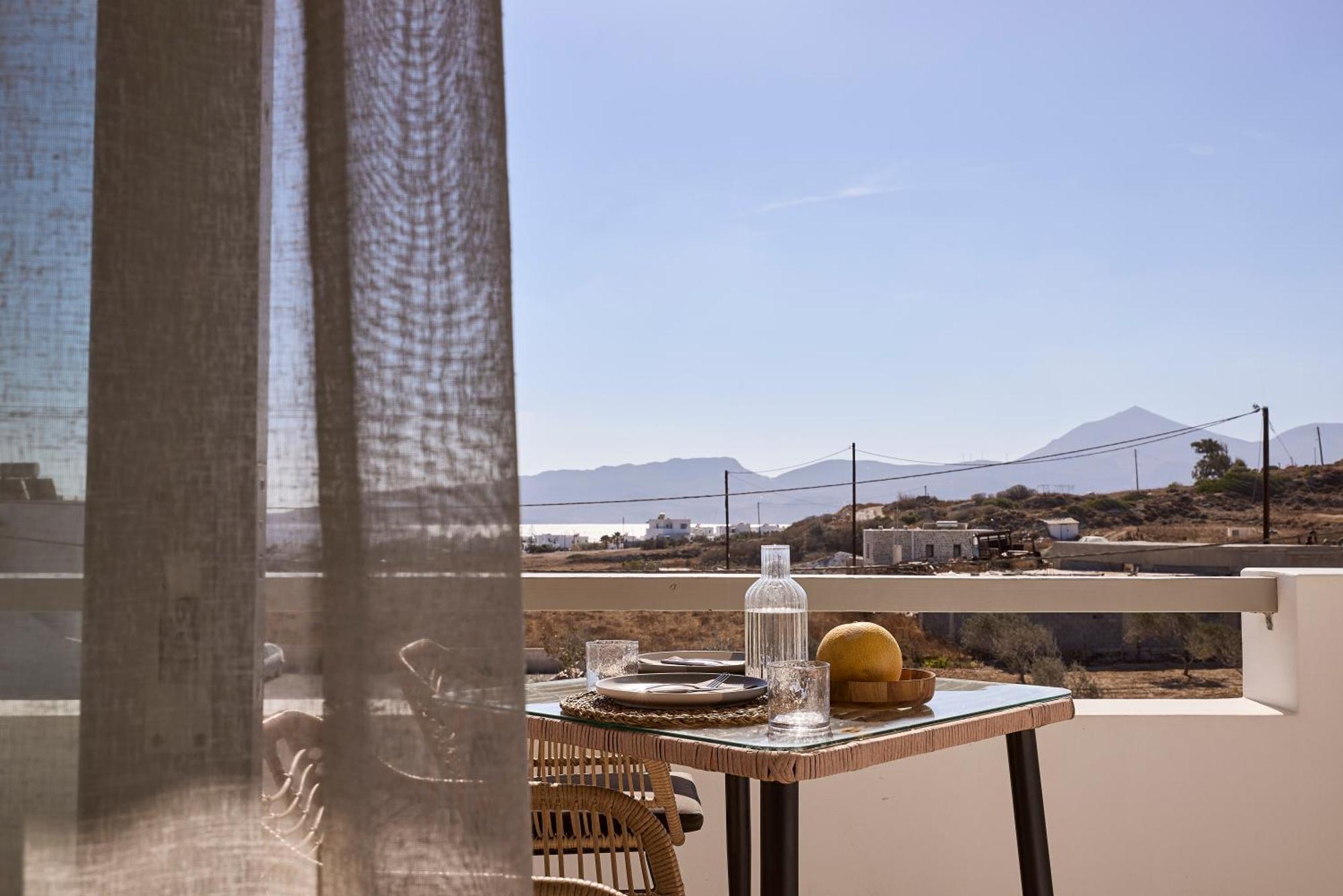 Kedros Milos Suites Adamantas  Habitación foto